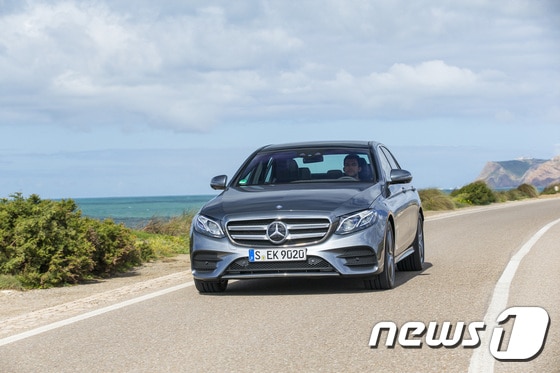 메르세데스-벤츠 '더뉴 E350d'ⓒ News1