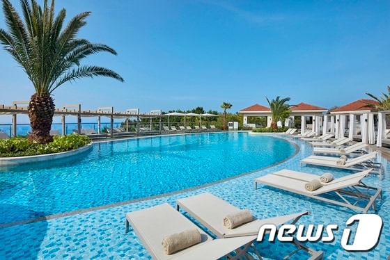 제주신라호텔 어덜트 풀. ⓒ News1