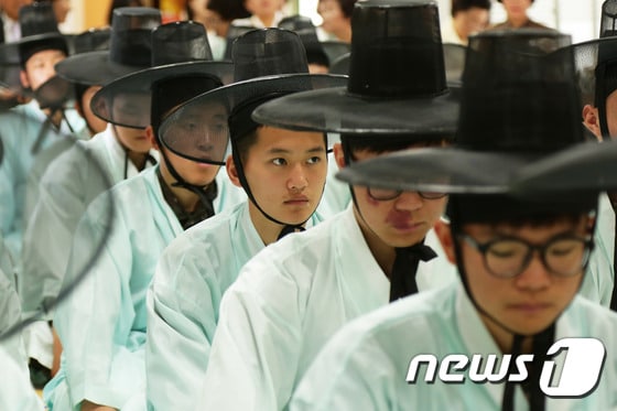 강원 강릉향교 성년례 자료사진.(뉴스1 DB)