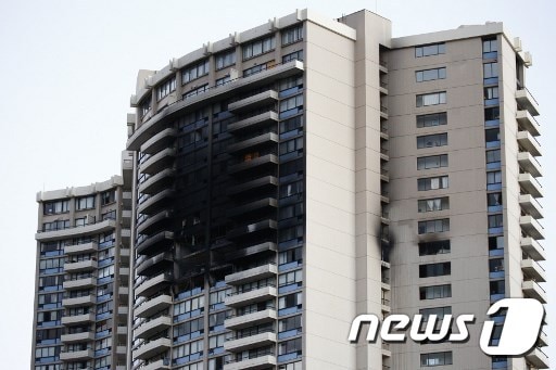 미국 하와이 호놀룰루 소재 고층 아파트에서 14일(현지시간) 불이 나 최소 3명이 사망했다. ⓒ AFp=뉴스1