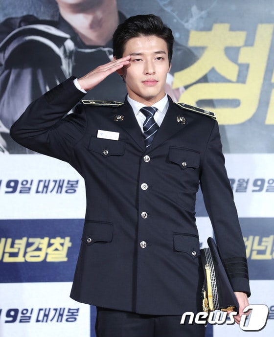 배우 강하늘이 17일 오전 서울 건대 롯데시네마에서 열린 영화 ‘청년경찰’ 제작발표회에 참석해 포즈를 취하고 있다. 2017.7.17/뉴스1 ⓒ News1 권현진 기자