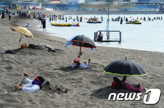 삼양검은모래축제 현장.ⓒ 뉴스1 DB