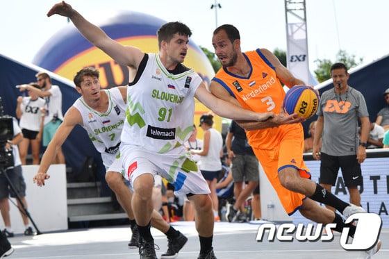 '길거리 농구'에서 올림픽 정식종목으로 위상이 높아진 3대3 농구. ⓒ AFP=News1