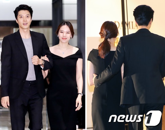배우 이동건 조윤희 부부가 11일 오후 서울 강남 신세계백화점에서 열린 한 주얼리 브랜드 행사에 참석하고 있다.. 2017.8.11./뉴스1 ⓒ News1 권현진 기자