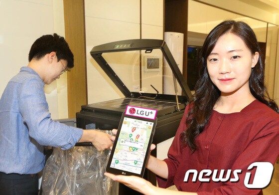 LG유플러스와 이큐브랩이 서울, 부산, 전주 등 주요 지방자치단체에 구축하는 '스마트 쓰레기통' 시스템의 모습 (LG유플러스 제공) 2017.8.31/뉴스1 ⓒ News1