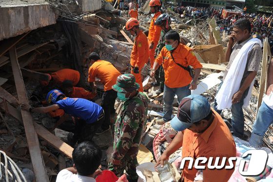 지난해 12월 인도네시아 아체주 지진 현장. ⓒ AFP=뉴스1