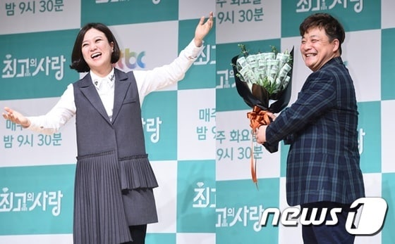 '님과 함께 2'에 출연해 사랑을 받은 김숙(왼쪽)과 윤정수. ⓒ News1