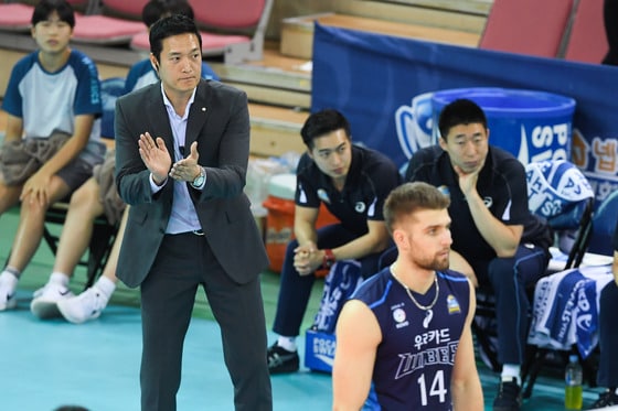 우리카드의 김상우 감독이 선수들과 똘똘 뭉쳐 더 높은 곳으로 올라가겠다는 각오를 나타냈다. (한국배구연맹 제공). ⓒ News1