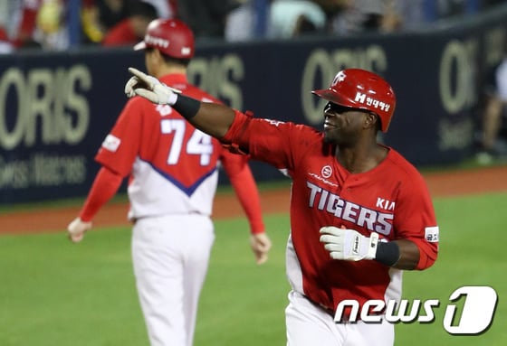KIA 타이거즈의 외국인 타자 로저 버나디나/뉴스1 DB ⓒ News1 이승배 기자