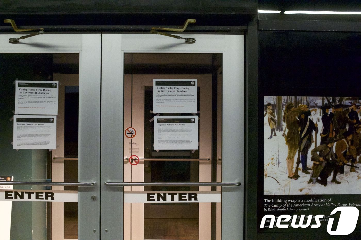 2018년 1월20일 정부 셧다운으로 인해 밸리포지국립역사공원이 문을 닫았다는 표지를 붙여놓았다. 2018.01.20. ⓒ AFP=뉴스1