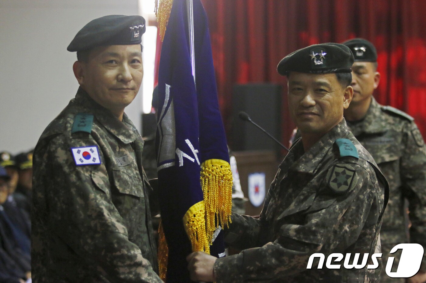 육군 12사단장 이·취임식…