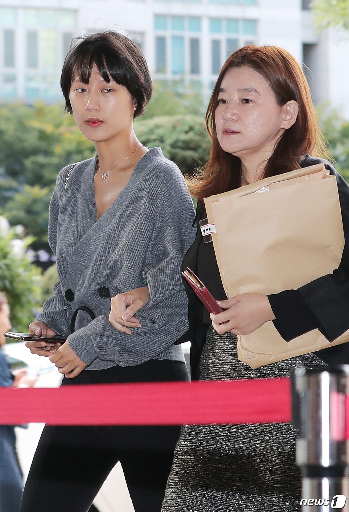 양예원(왼쪽)과 이은의 변호사 / 뉴스1 ⓒ News1 이재명 기자