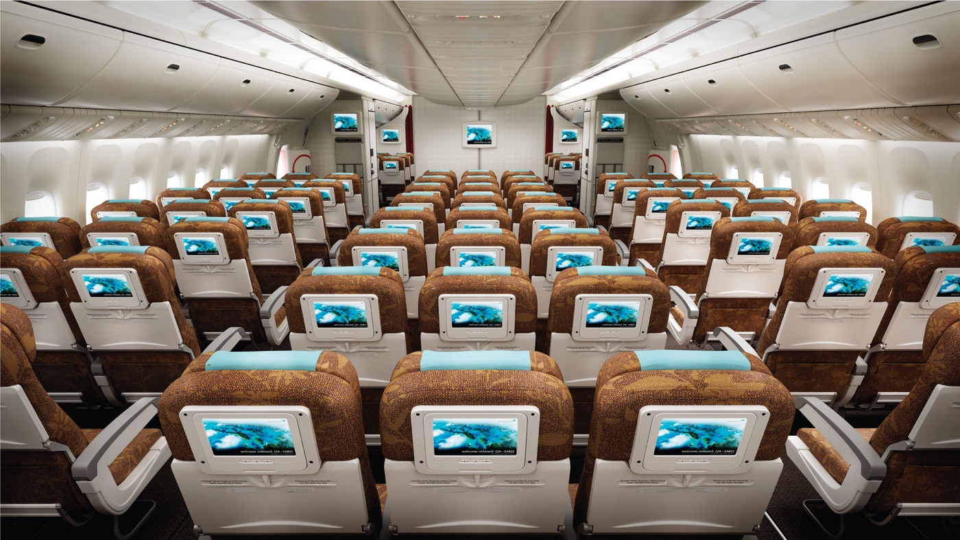 보잉777 항공기의 이코노미석디 내부. 가루다인도네시아항공 제공