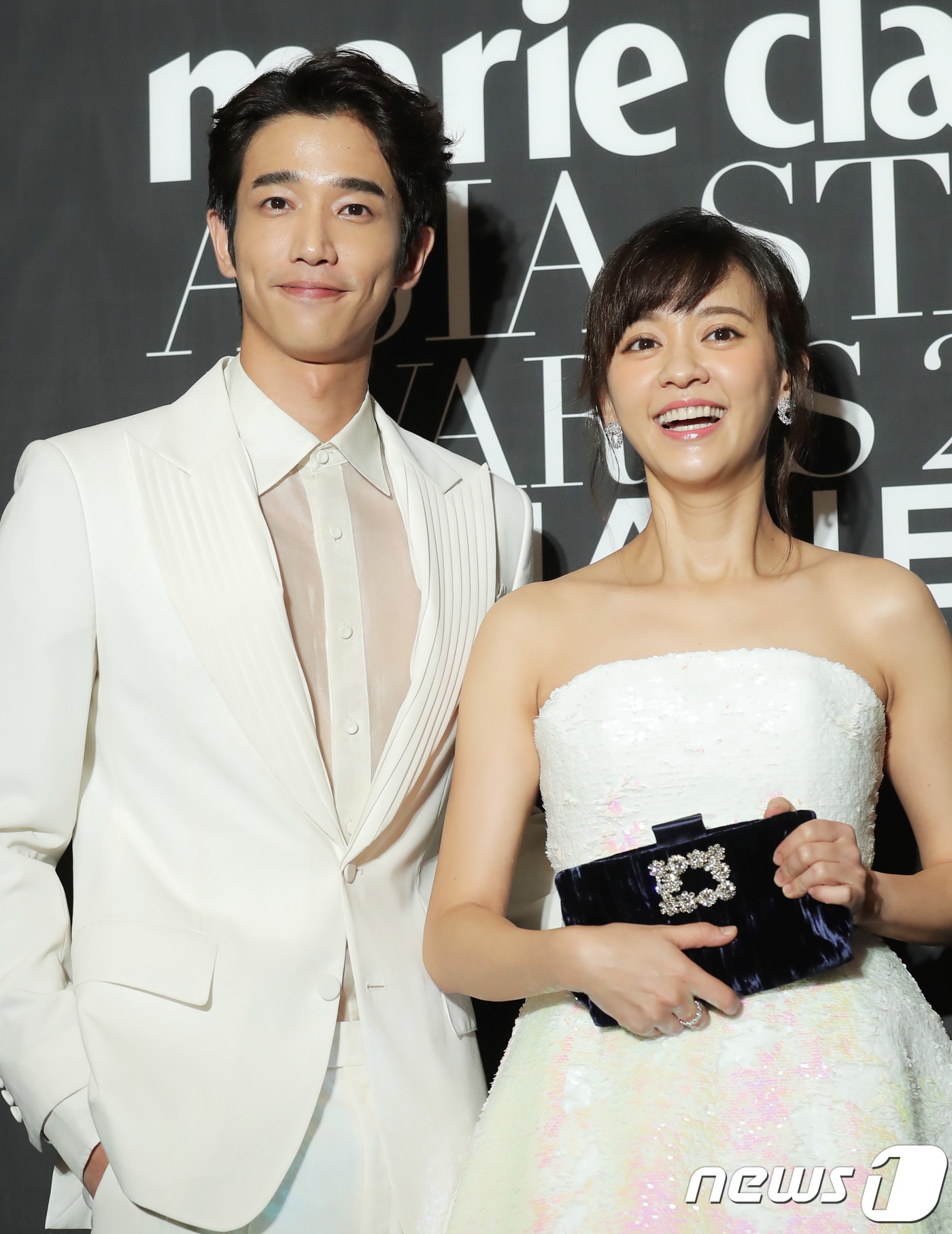 대반 배우 류이호, 진의함(오른쪽)이 5일 부산 해운대구 해운대 그랜드 호텔에서 열린 ‘마리끌레르 아시아 스타 어워즈’ 레드카펫 행사에 참석해 미소를 짓고 있다. 2018.10.5/뉴스1 ⓒ News1 권현진 기자