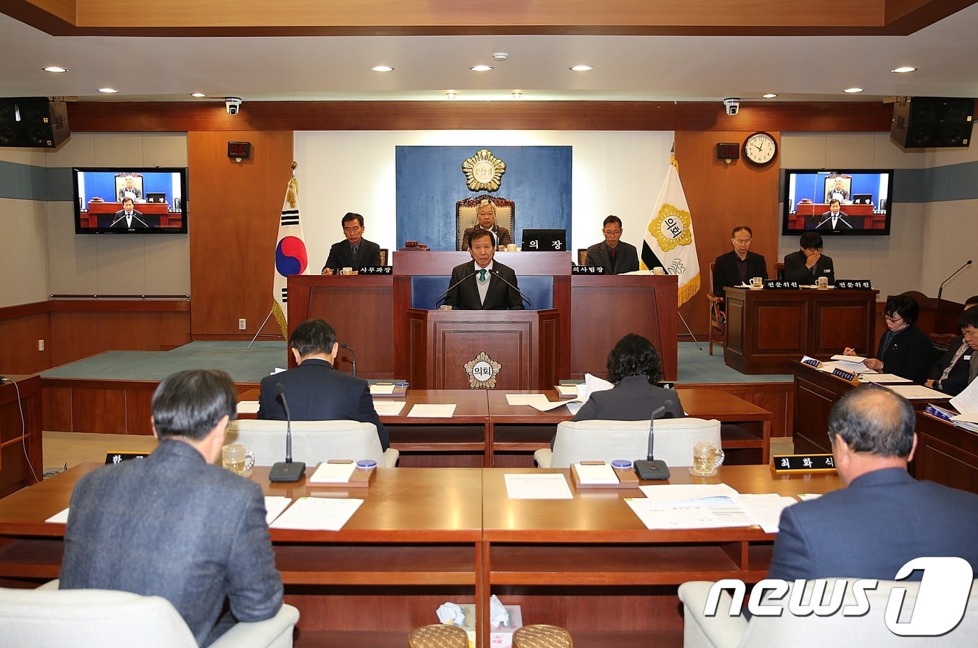 10일 장수군의회가 제2차 정례회 제3차 본회의를 갖고 있다.(장수군의회제공)2018.12.11/뉴스1ⓒ News1