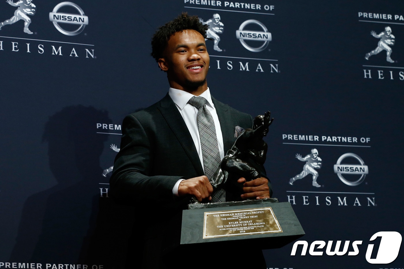 2018 하이즈먼 트로피를 수상한 카일러 머리. ⓒ AFP=News1