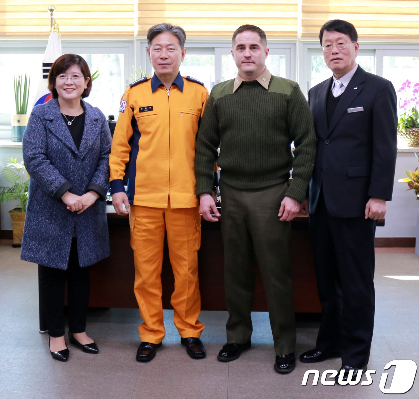 경북 포항남부소방서가 국내 유일의 미 해병대 기지인 캠프무적과 긴급대응체계확림을 위한 업무협약을 체결했다.(포항남부소방서제공)2018.2.2/뉴스1ⓒ News1