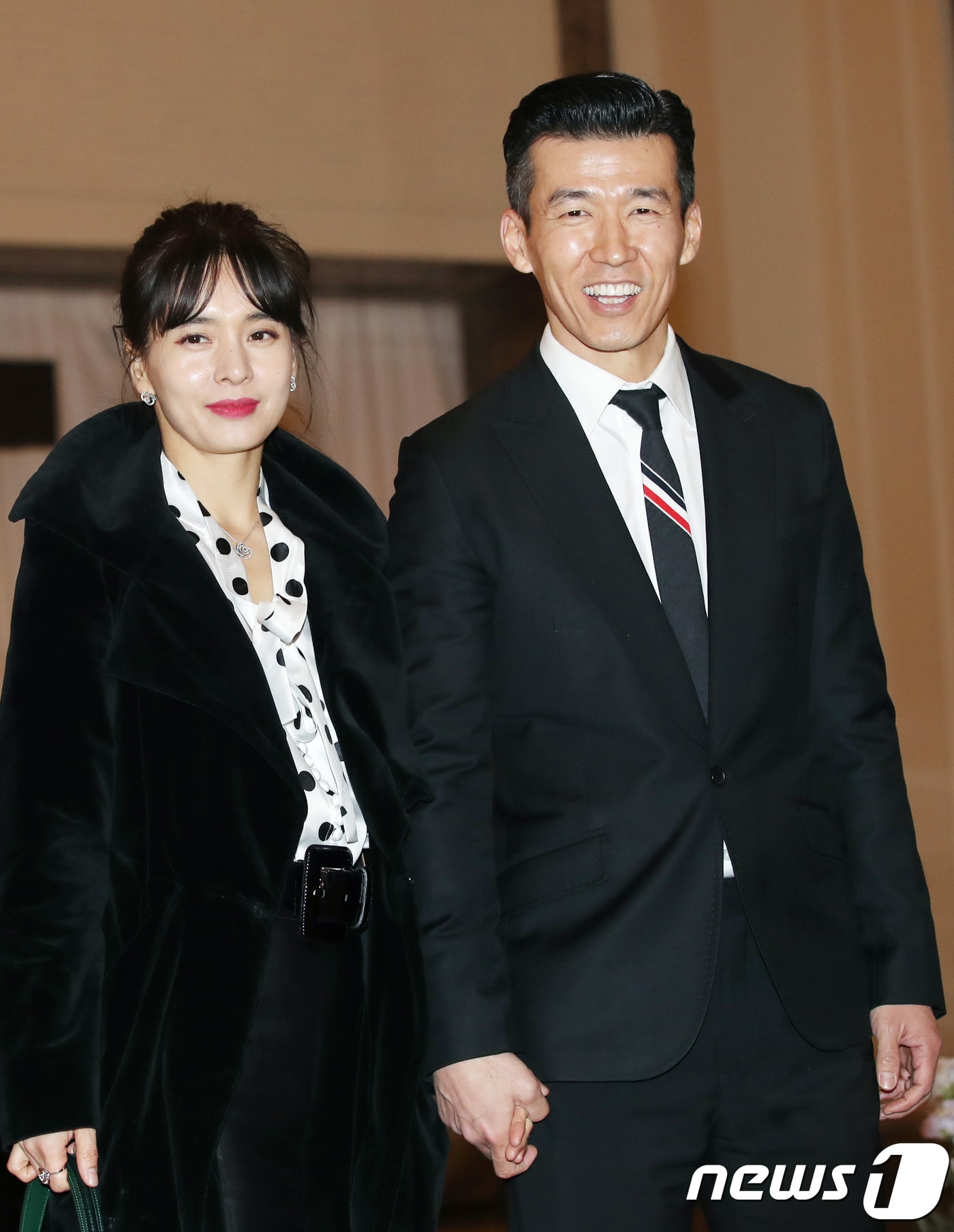 션-정혜영 부부가 3일 오후 인천 영종도 파라다이스호텔에서열린 ‘빅뱅 태양과 민효린’ 결혼식 애프터 파티에 참석해 두 사람의 앞날을 축복하고 있다. 2018.2.3./뉴스1 ⓒ News1 권현진 기자