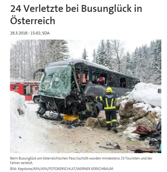 오스트리아 잘츠부르크에서 28일(현지시간) 한국인 관광객을 태운 버스가 도로 경계벽에 부딪혀 24명이 다쳤다. 오스트리아 APA 통신 제공
