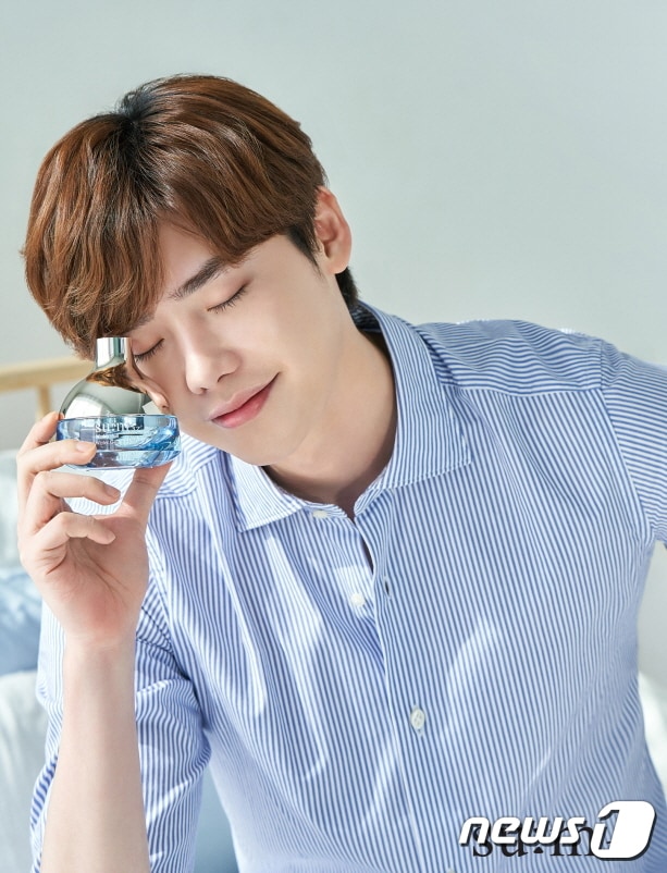 LG생활건강 숨37 이종석 모델 컷. ⓒ News1