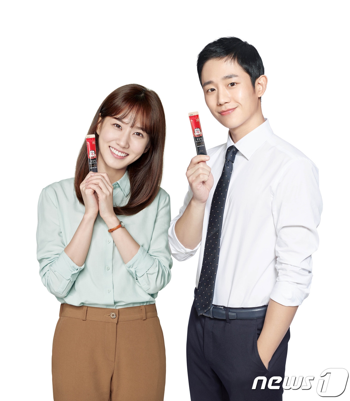 홍삼정 에브리타임 모델 정해인(우)과 박은빈(좌).ⓒ News1