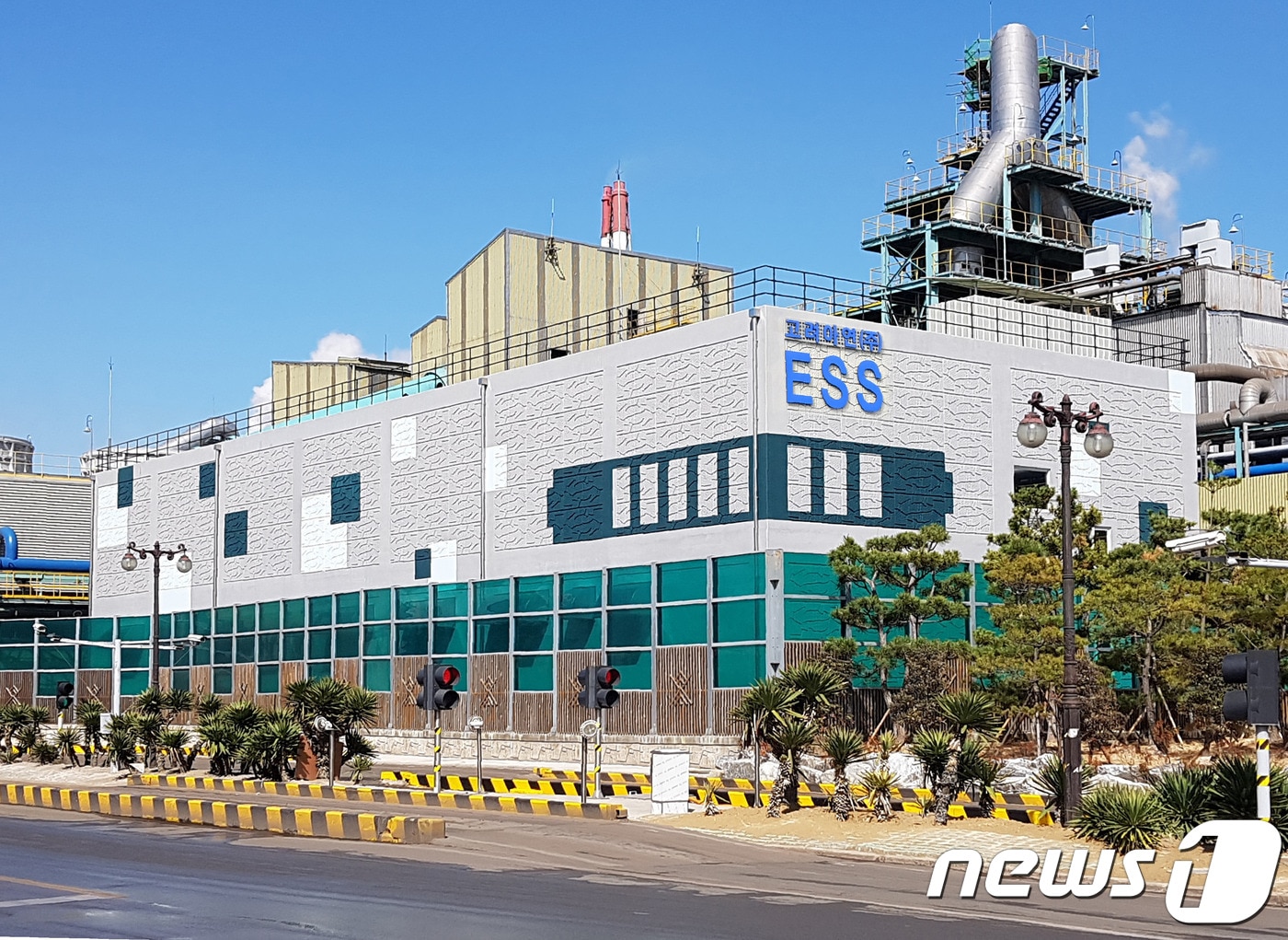 울산시 울주군 소재 고려아연 온산제련소에 조성된 세계 최대 150MWh 규모 ESS센터의 1공장 전경. ⓒ News1
