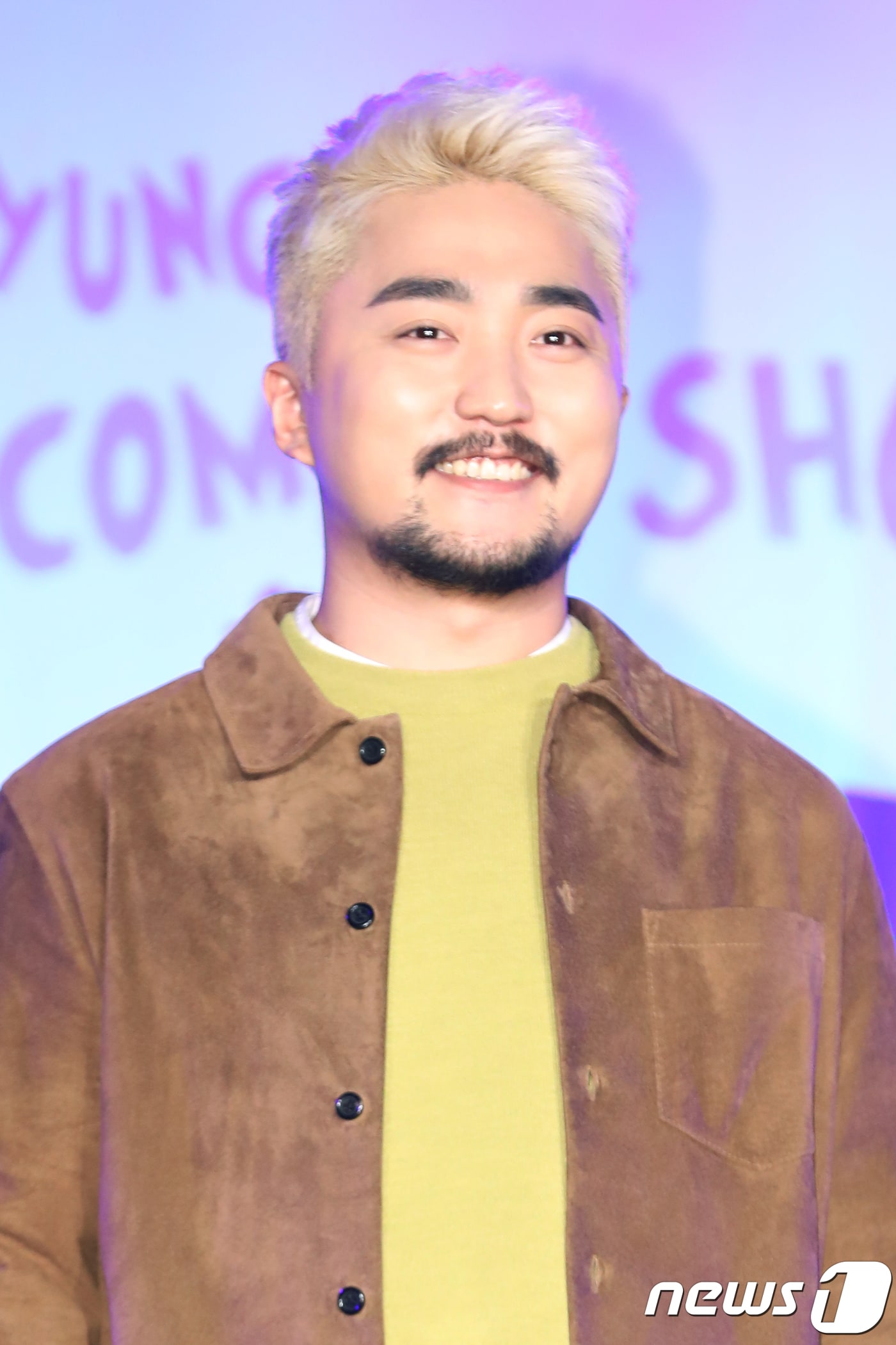 방송인 유병재가 19일 오후 서울 현대카드 언더스테이지에서 열린 유병재의 두번째 스탠드업 코미디쇼 'B의 농담' 기자 간담회에 참석해 포즈를 취하고 있다. 2018.4.19./뉴스1 ⓒ News1 강고은 에디터
