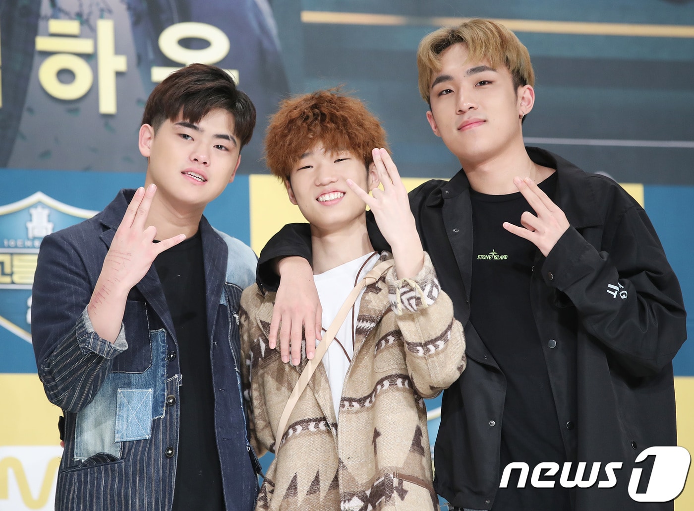 이병재(왼쪽부터), 김하온, 이로한이 24일 오후 서울 영등포 타임스퀘어에서 열린 국내 최초 고교 랩 대항전 Ment ‘고등래퍼2’ TOP3 기자간담회에 참석해 포즈를 취하고 있다. 2018.4.24./뉴스1 ⓒ News1 권현진 기자