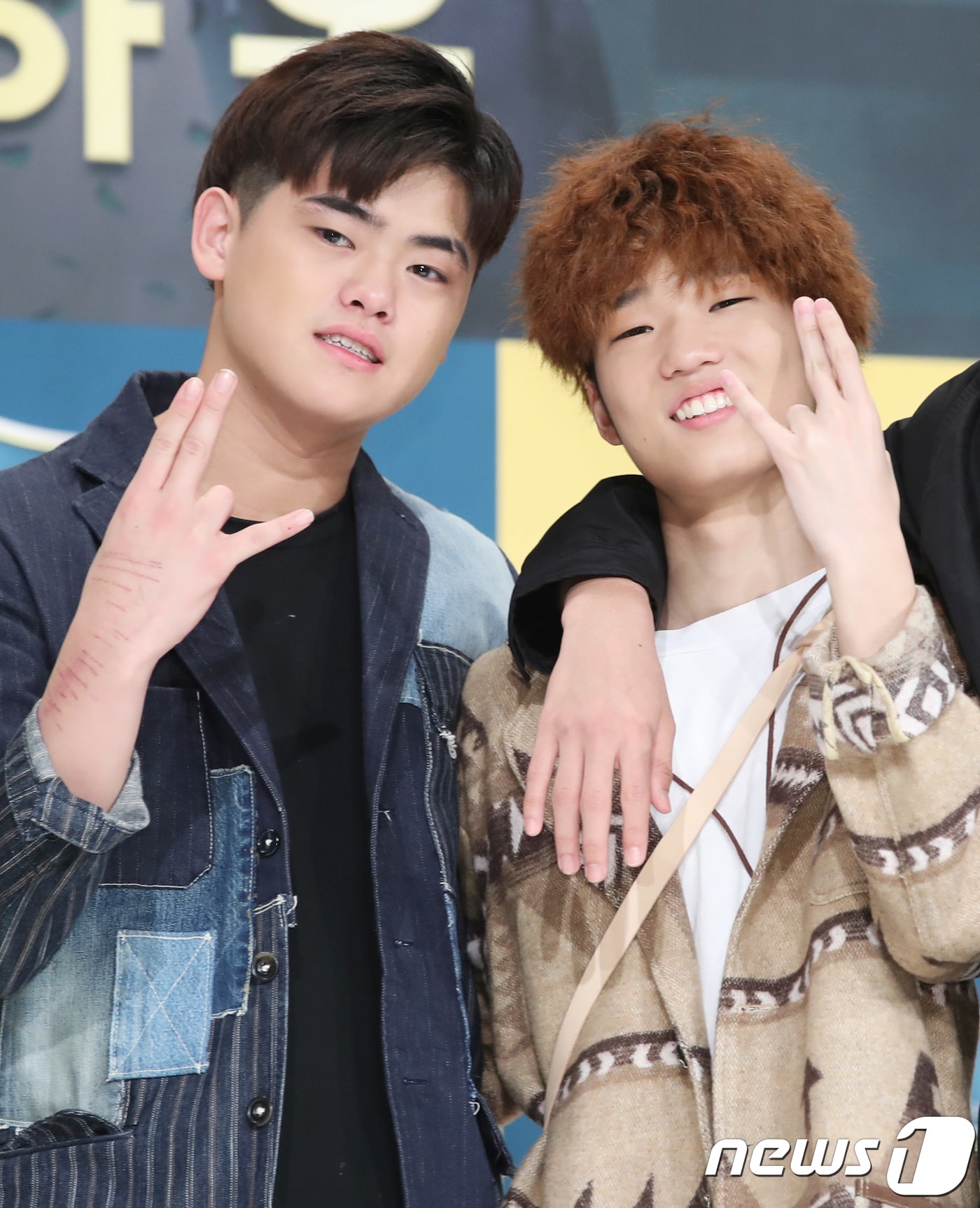 이병재, 김하온(오른쪽)이 24일 오후 서울 영등포 타임스퀘어에서 열린 국내 최초 고교 랩 대항전 Ment ‘고등래퍼2’ TOP3 기자간담회에 참석해 포즈를 취하고 있다. 2018.4.24./뉴스1 ⓒ News1 권현진 기자