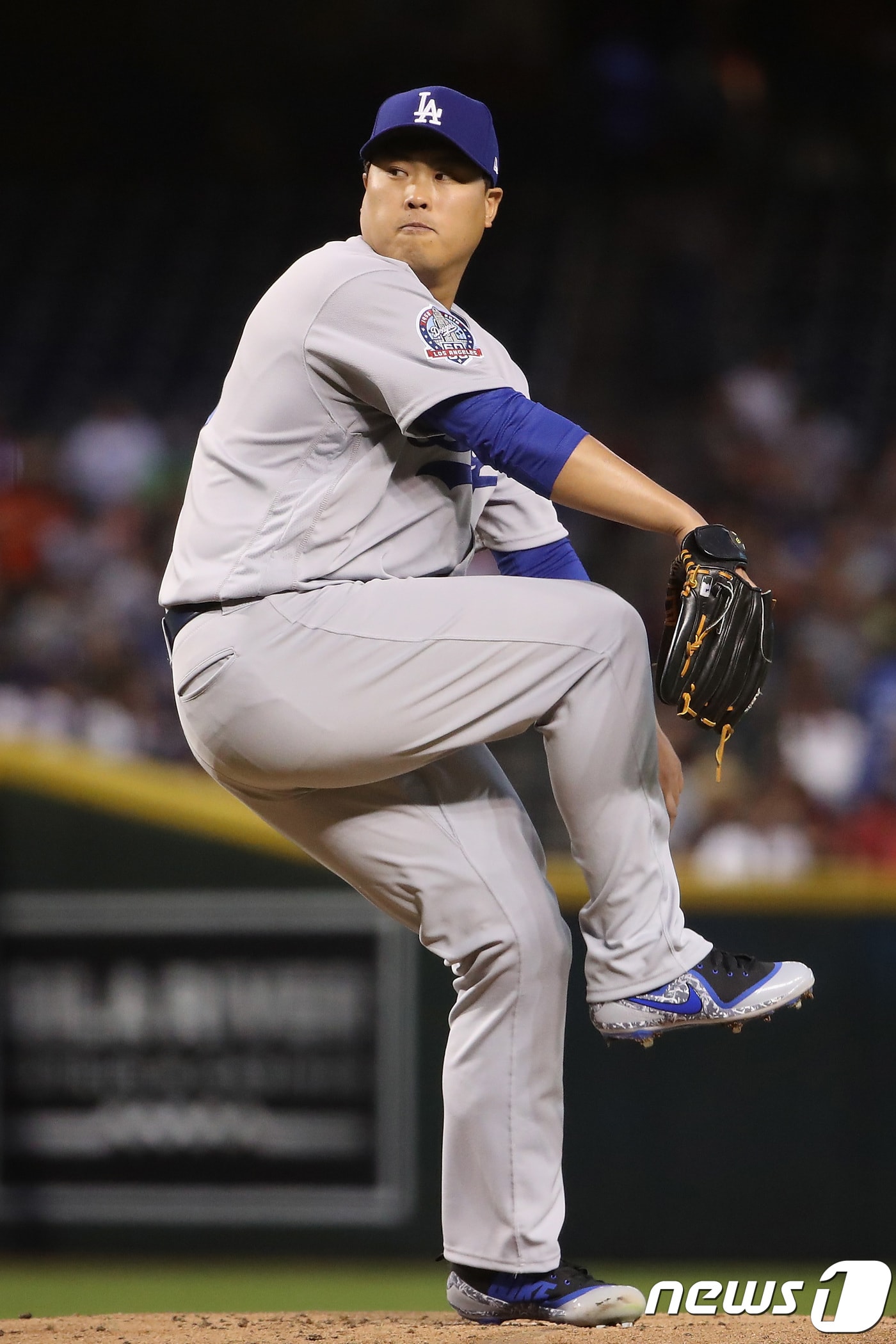 LA 다저스 좌완 류현진이 3일(한국시간) 애리조나 체이스필드에서 열린 2018 메이저리그 애리조나 다이아몬드백스전에서 공을 던지고 있다. ⓒ AFP=News1