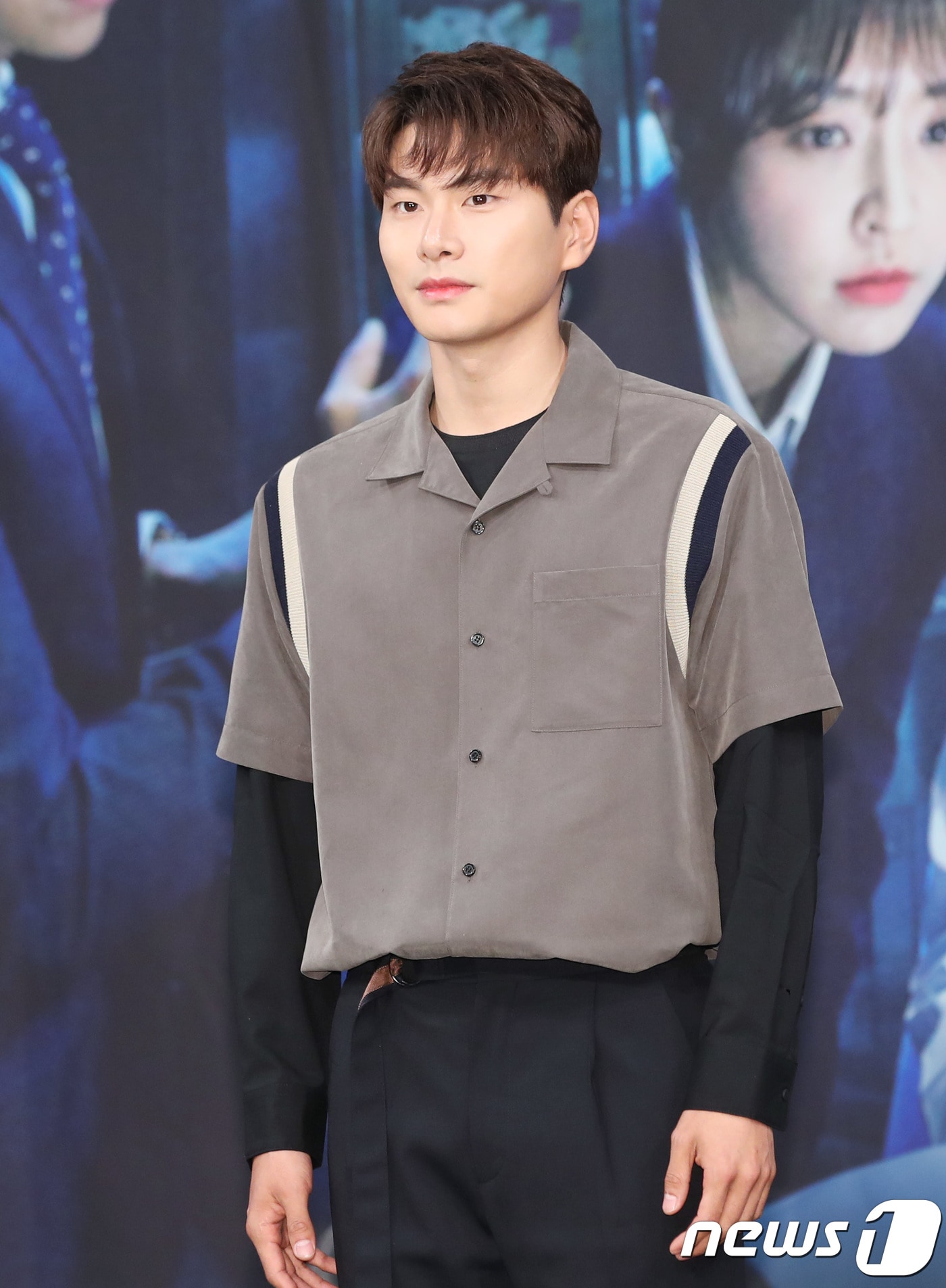 배우 이이경이 10일 오후 서울 상암 MBC에서 열린 새 월화드라마 ‘검법남녀’(연출 노도철) 제작발표회에 참석해 포즈를 취하고 있다. ‘검법남녀’는 완벽주의에 까칠한 성격을 가진 법의학자 백범(정재영 분)과 발랄함과 따뜻함, 허당기를 갖춘 신참 검사 은솔(정유미 분)의 아주 특별한 공조 수사를 다룬 작품이다. 2018.5.10./뉴스1 ⓒ News1 권현진 기자