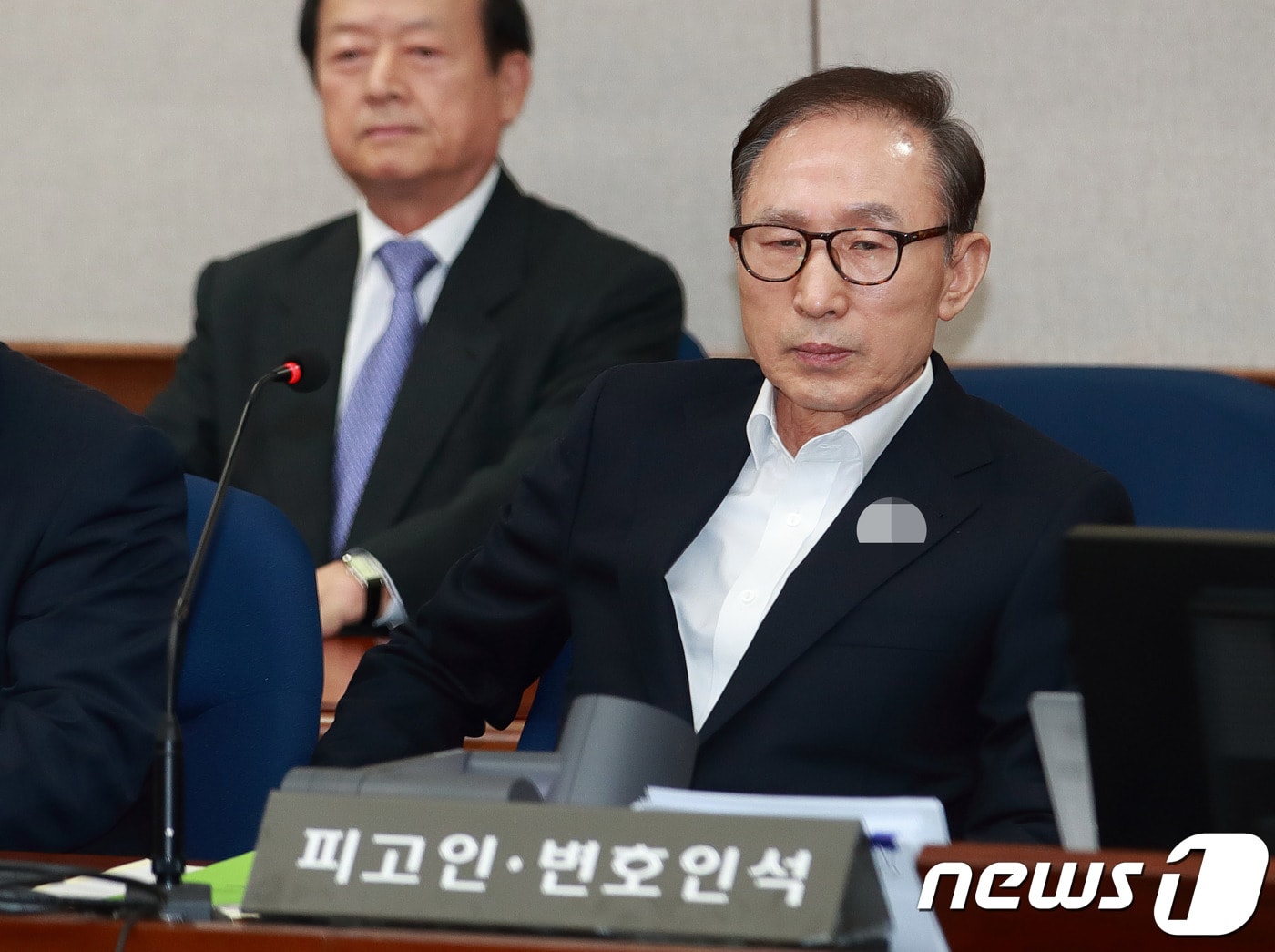 110억원대 뇌물수수와 350억원대 다스 횡령 등 혐의로 구속기소 된 이명박 전 대통령ⓒ News1 사진공동취재단
