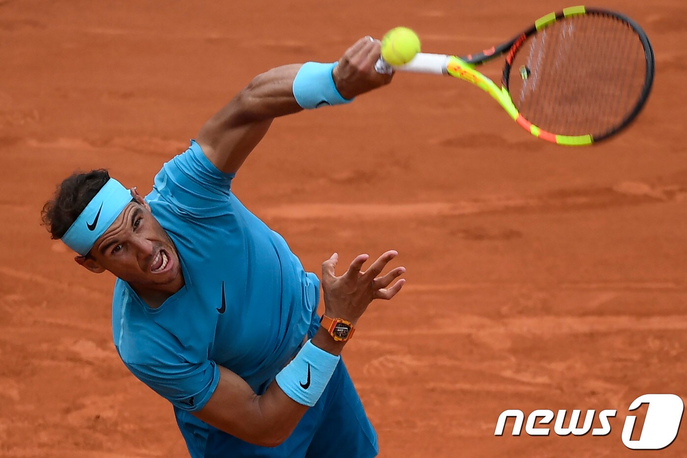 라파엘 나달(스페인)이 1일(한국시간) 2018 프랑스오픈 2회전에서 기도 펠라(아르헨티나)를 꺾었다. ⓒ AFP=News1