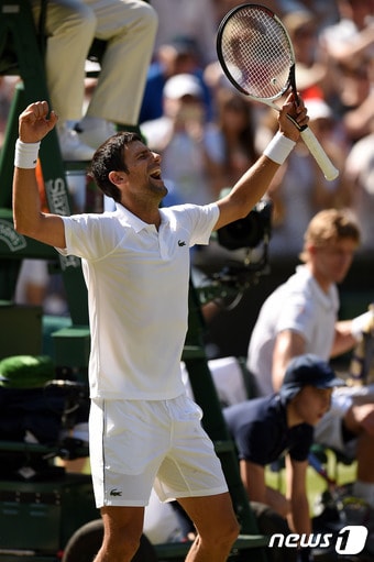 노박 조코비치가 11일(한국시간) 영국에서 열린 2018 윔블던 남자단식 결승전에서 케빈 앤더슨을 꺾었다. ⓒ AFP=News1