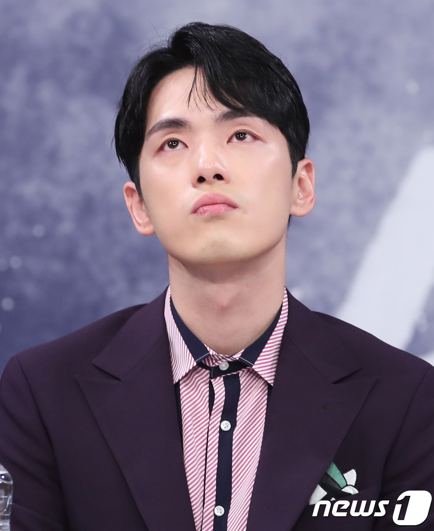 배우 김정현이 20일 오후 서울 마포구 상암 MBC 골든마우스에서 열린 수목미니시리즈 '시간‘(연출 장준호) 제작발표회에 참석해 생각에 잠기고 있다. ‘시간’은 시간을 되돌리고 싶어 하는 남자 천수호(김정현 분)와 과거의 시간 속에 갇힌 여자 설지현(서주현 분)의 사랑 이야기를 그린 드라마이다. 2018.7.20./뉴스1 ⓒ News1 권현진 기자