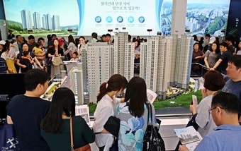 분당 더샵 파크리버 모델하우스에 몰려든 사람들. (사진 제공: 포스코건설) ⓒ News1
