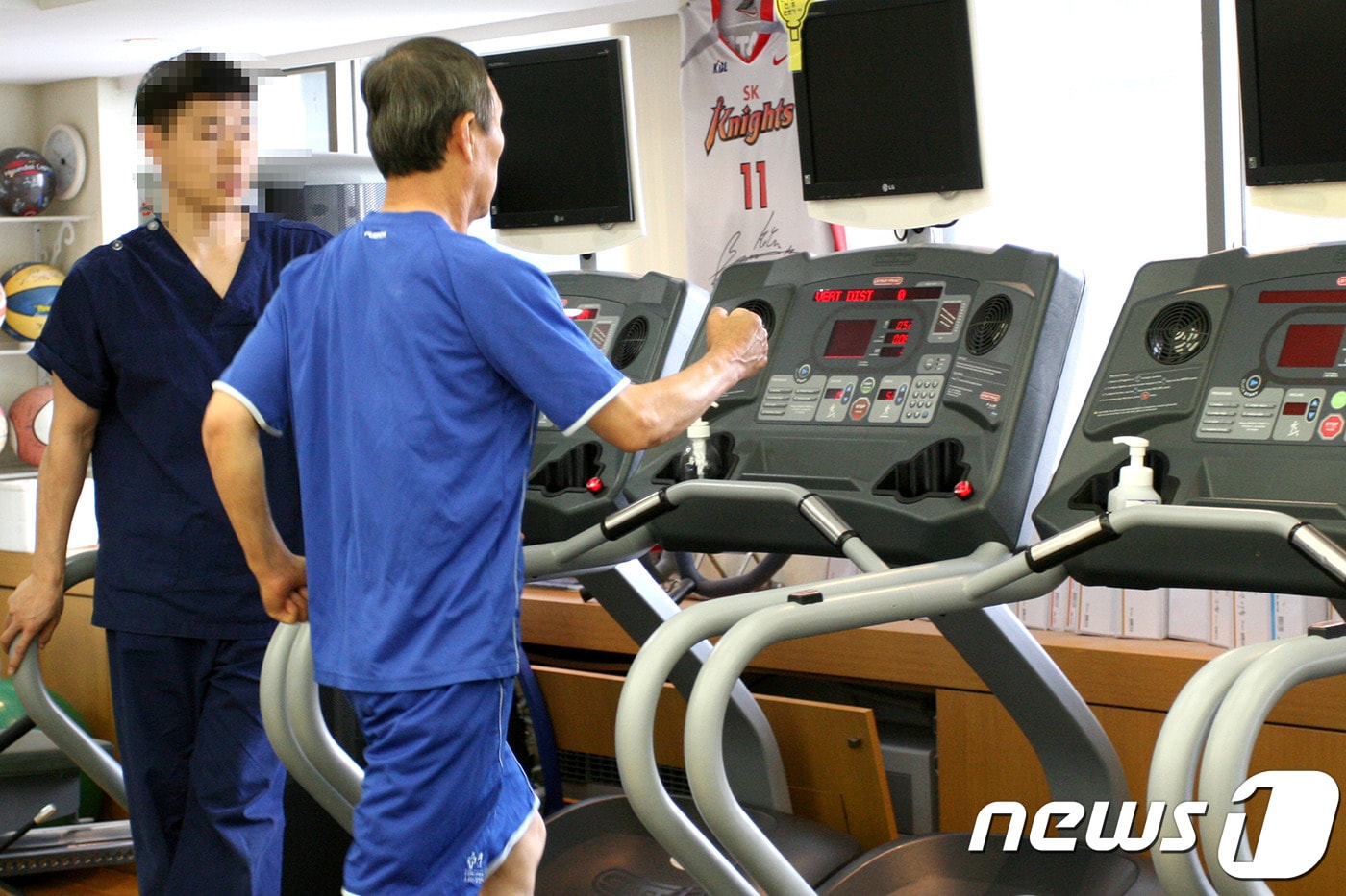 발기부전 치료를 위해 서울백병원에서 심폐체력을 측정하고 있는 중년남성.ⓒ News1