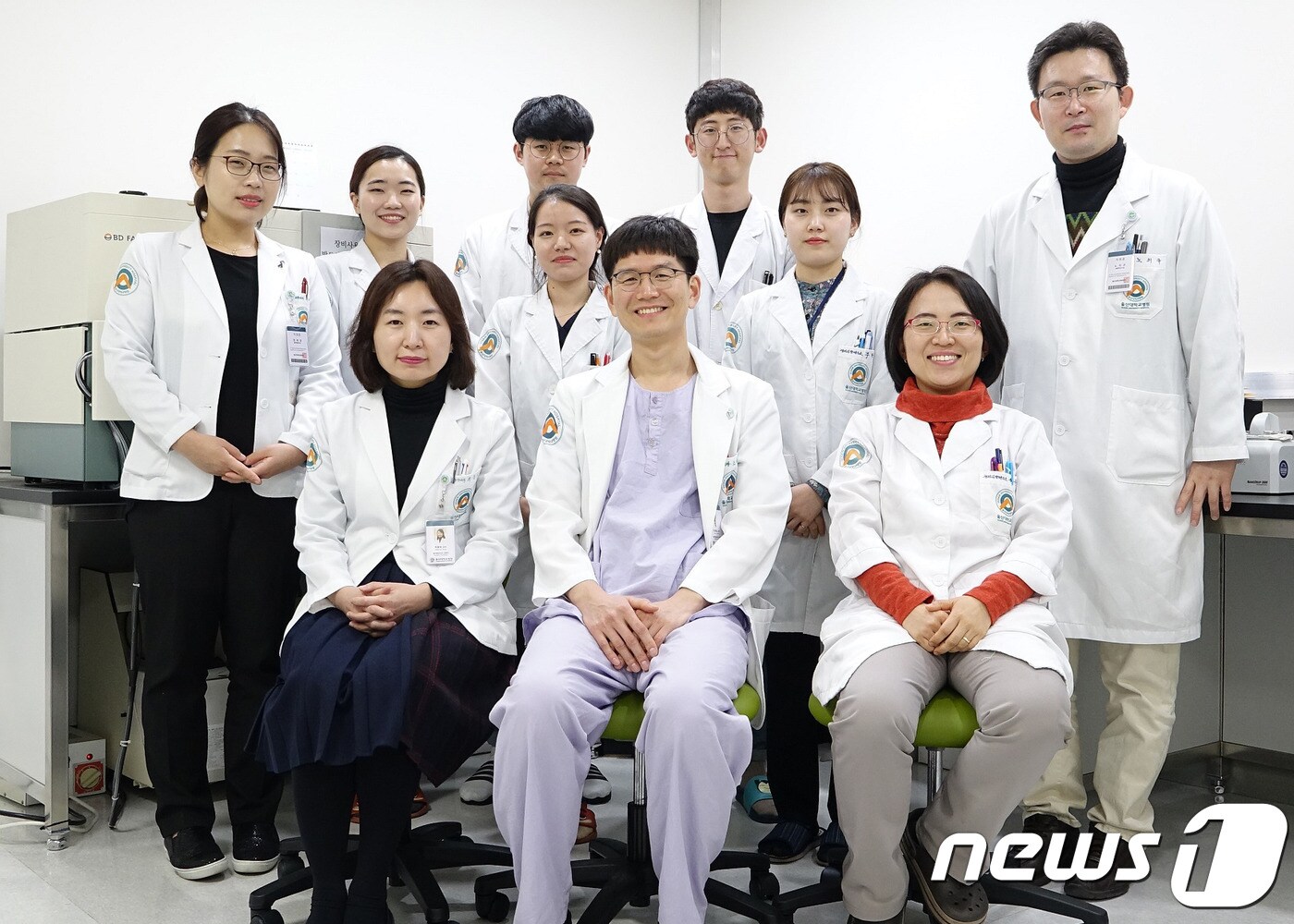 급성백혈병 치료 물질 레인(Rhein)을 발견한 울산대병원 혈액내과 조재철·최윤숙 교수 연구팀.(울산대병원 제공) ⓒ News1