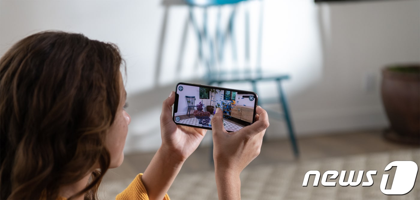 애플이 12일(현지시간) 미국 본사에서 아이폰XS 및 아이폰XS맥스 등 신형 스마트폰 3종을 공개했다. ⓒ News1