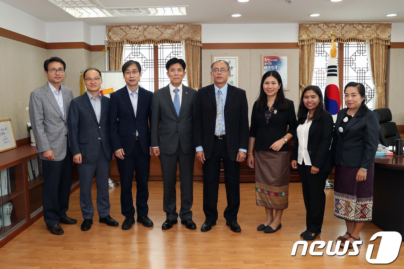 5일 한밭대와 라오스 수파누봉대학교 관계자들이 양 대학의 교류협력방안을 논의하고 있다ⓒ News1