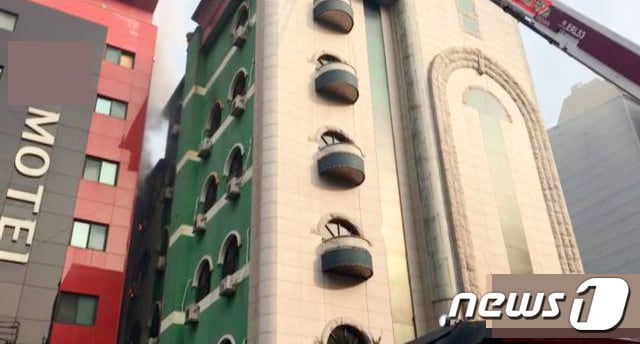 14일 오전 10시24분쯤 강원 원주시 단계동의 한 모텔에서 화재가 발생했다. 2019.1.14/뉴스1 ⓒ News1 노정은 기자