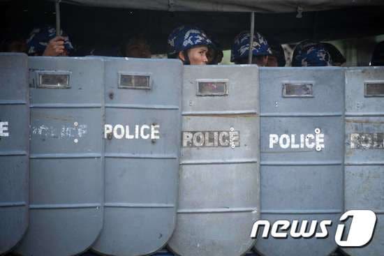 미얀마 경찰. ⓒ AFP=뉴스1
