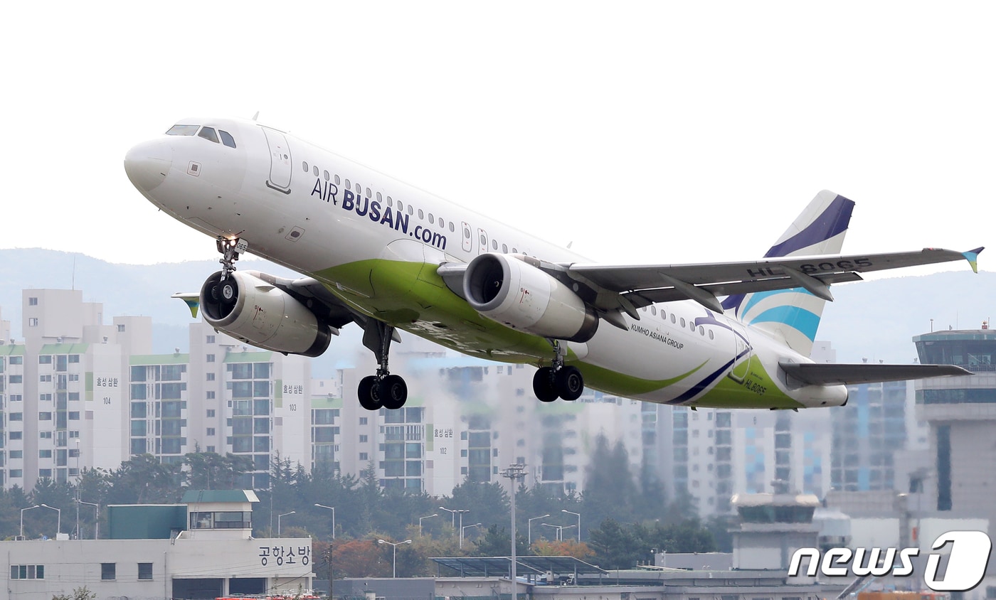 에어부산 여객기/뉴스1 ⓒ News1 윤일지 기자
