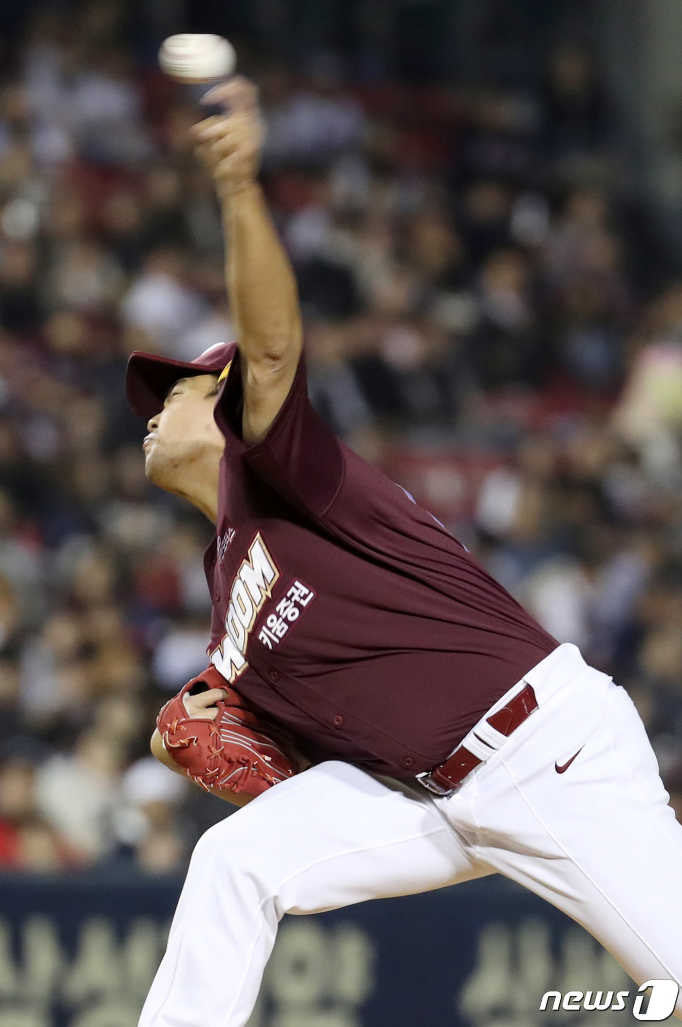 한국시리즈에서 역투하고 있는 키움 히어로즈 이영준. /뉴스1 ⓒ News1 이동해 기자