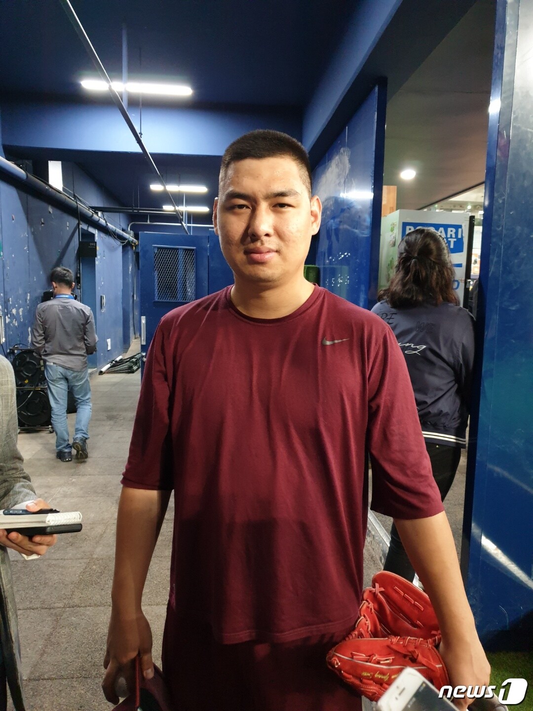 키움 히어로즈 윤영삼이 7일 서울 고척스카이돔에서 열리는 LG 트윈스와 2019 신한은행 마이카 KBO 준플레이오프 2차전을 앞두고 득남 소감을 밝혔다. ⓒ 뉴스1