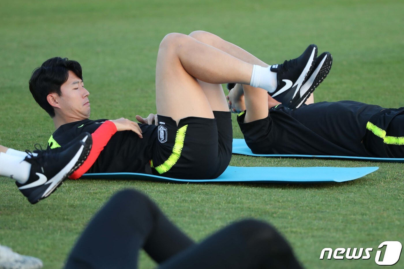 대한민국 축구대표팀 손흥민이 11일(현지시간) 오후 아랍에미리트 아부다비의 셰이크 자예드 크리켓 스타디움에서 훈련을 하고 있다. .2019.11.11/뉴스1 ⓒ News1 이광호 기자