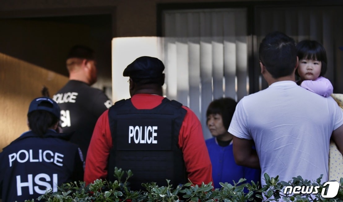 미국 연방경찰이 캘리포니아 주에서 원정출산으로 의심되는 중국인 가족을 조사하고 있다.ⓒ AFP=뉴스1 자료 사진