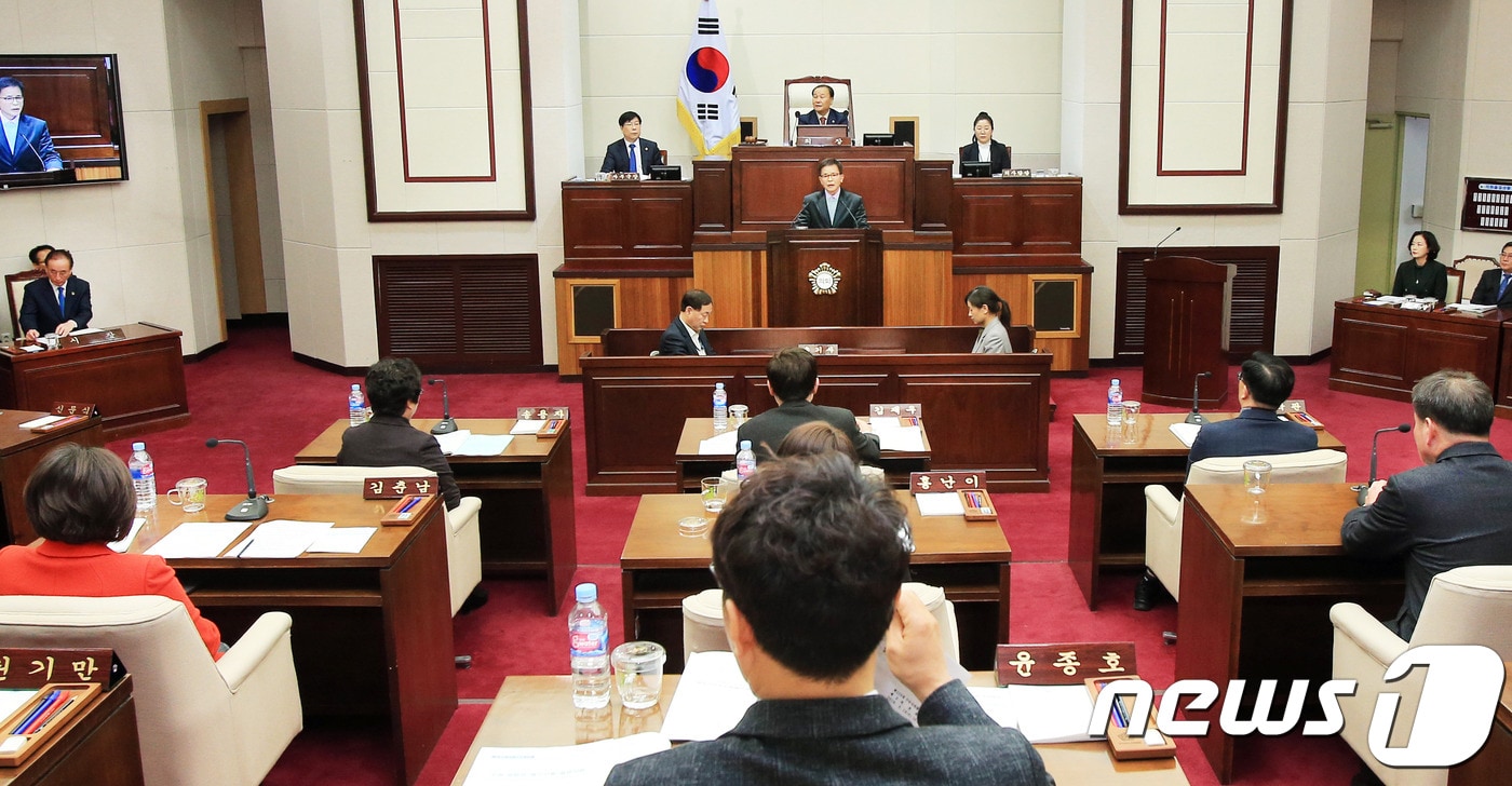 13일 열린 제229회 구미시의회 임시회 제2차 본회의 모습(구미시의회제공)/ⓒ 뉴스1