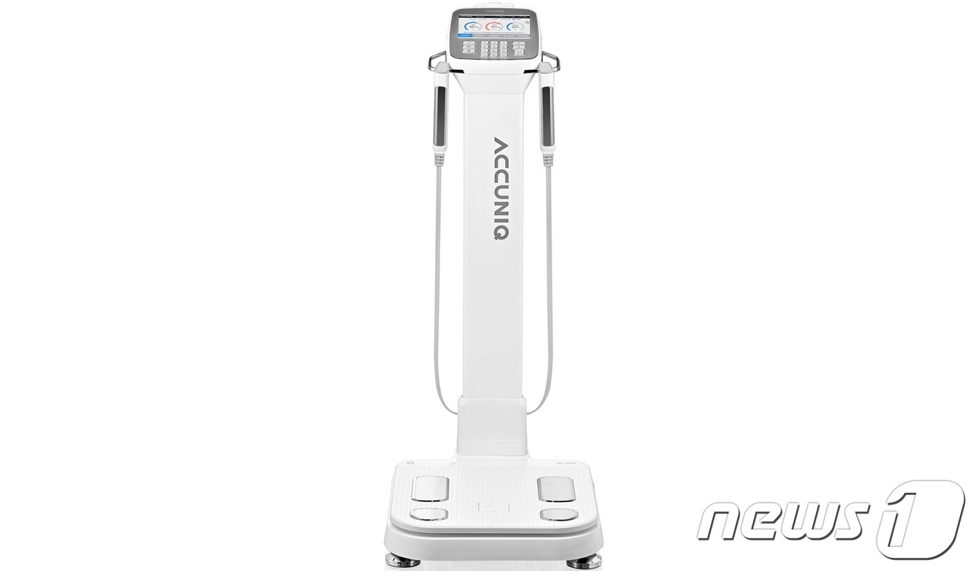 셀바스헬스케어가 스포츠 유통업체 스포맥스와 공동 마케팅을 진행하는 체성분분석기 '아큐닉'(ACCUNIQ).ⓒ 뉴스1