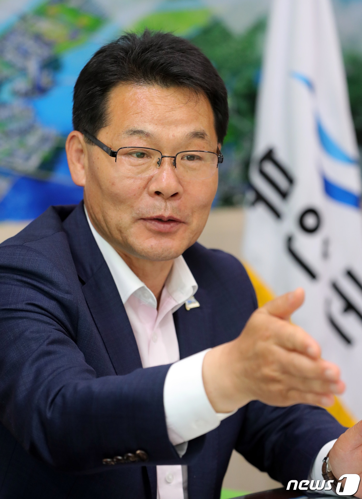 권익현 전북 부안군수가 한국메니페스토 실천본부에서 주관한 '민선7기 기초단체장 공약이행 및 정보공개 평가'에서 2년 연속 최고등급인 SA등급을 받았다.ⓒ News1 박제철 기자